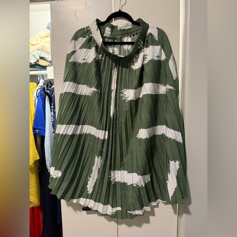 SHEIN Olive and White Smocked Skirt